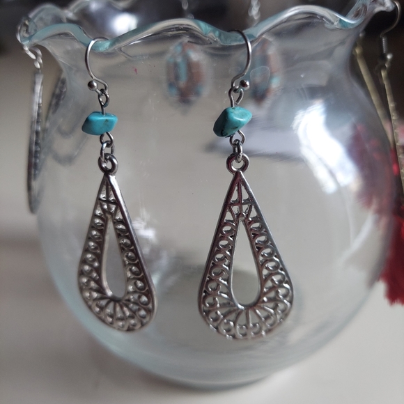 Earrings - Picture 1 of 1